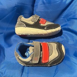 Stride Rite Baby Shoes Sz 4